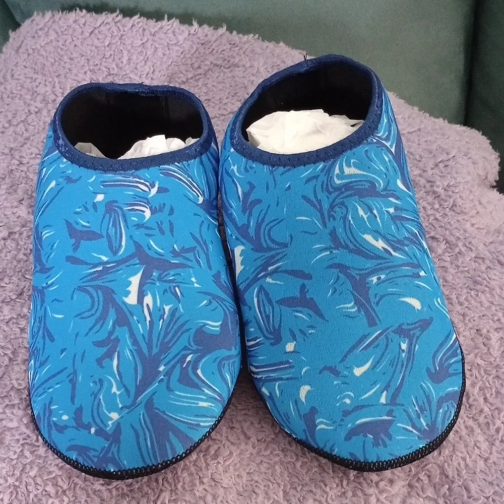 Swimming Shoes, Blue Patterned Water Shoes, With Rubber Soles, Size 9, New. - Picture 1 of 2